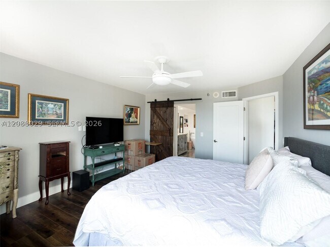 Building Photo - 3500 Mystic Pointe Dr