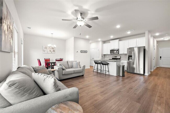 Building Photo - 6373 Rosetta Dr
