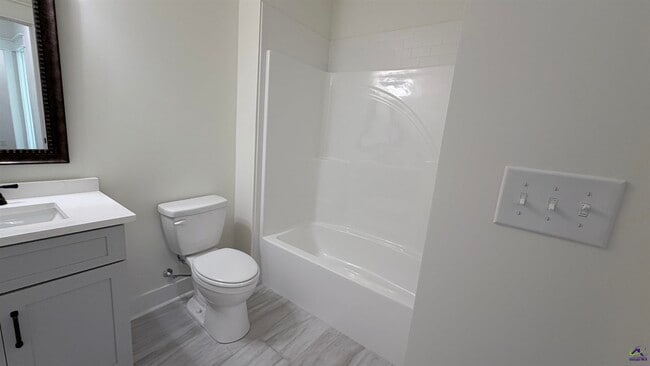 Building Photo - 531 Bristleleaf Path