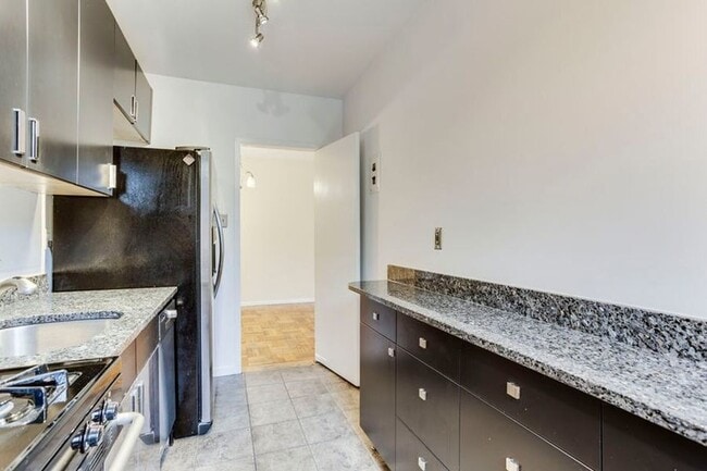 Building Photo - 4200 Cathedral Ave NW