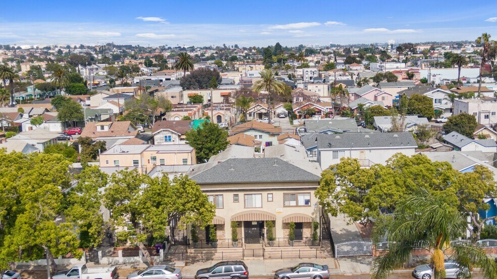 Building Photo - 1460 Gaviota Ave