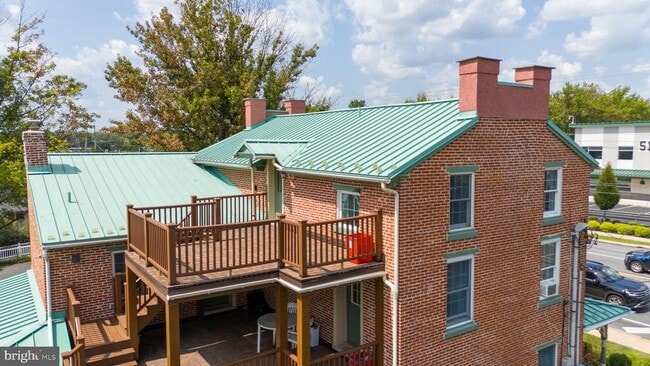 Building Photo - 397 W Ridge Pike