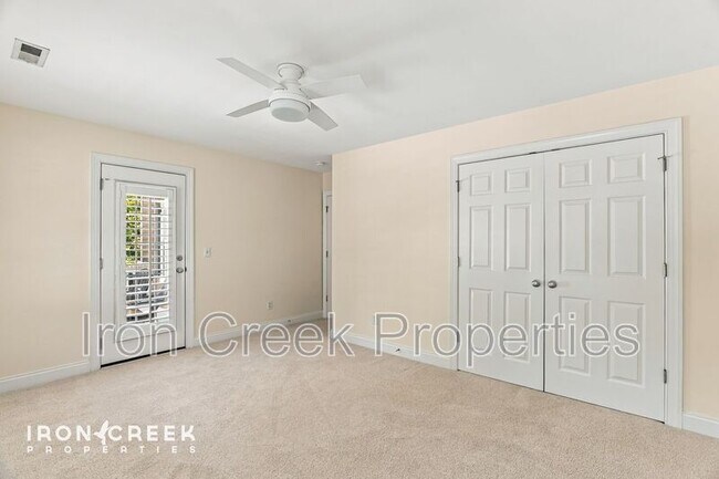 Building Photo - 1672 Olmsted Dr