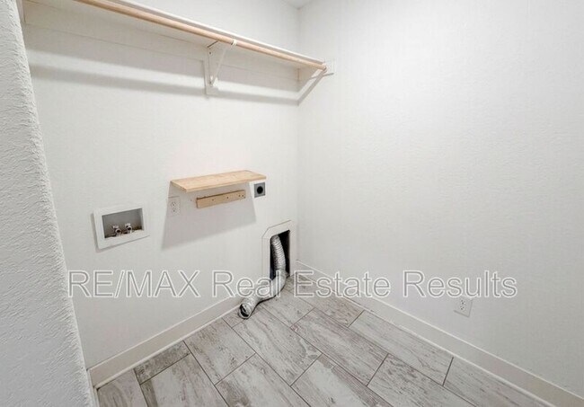 Building Photo - 751 Spicewood Trail
