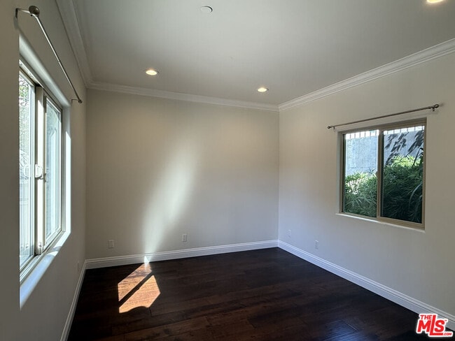 Building Photo - 735 S Citrus Ave