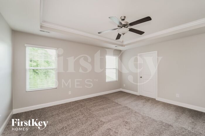 Building Photo - 9342 Sloan Forest Dr