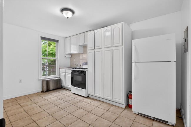 Building Photo - 232.5 6th St