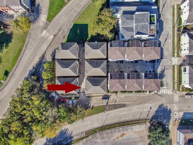 Building Photo - 3324 Chenevert St