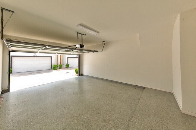 Building Photo - 1526 Ojeman Rd