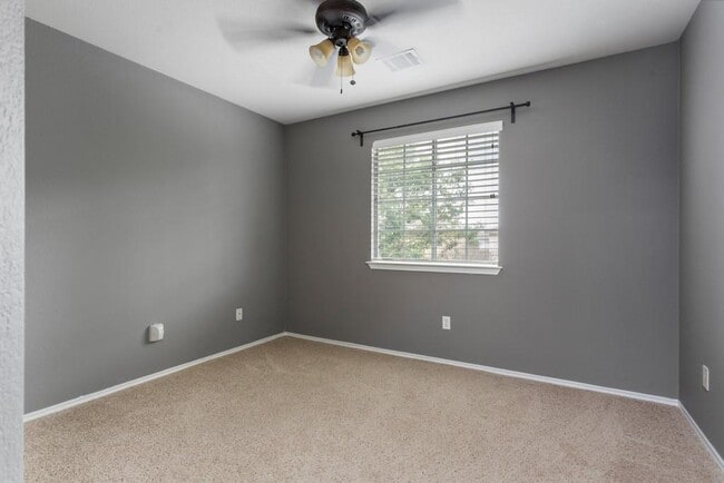 Building Photo - 14404 Ballycastle Trail