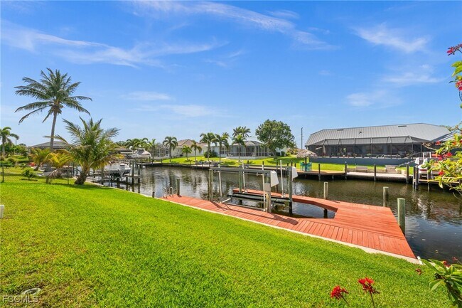 Building Photo - 210 SW 37th Terrace