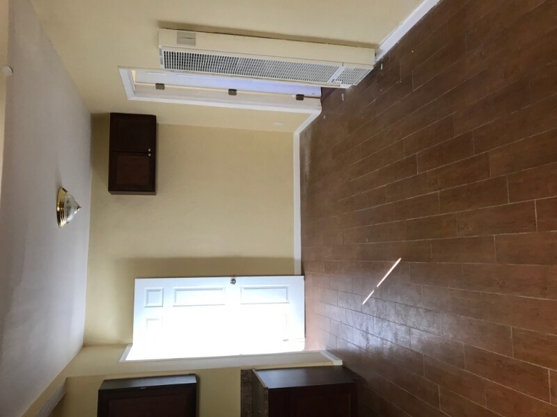 Building Photo - 6505 S Vermont Ave