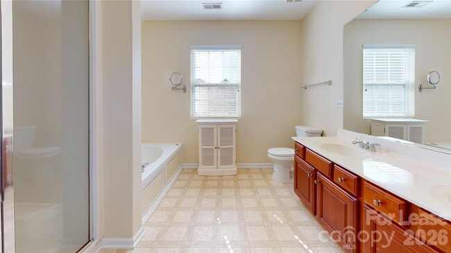 Building Photo - 2102 Big Pine Dr