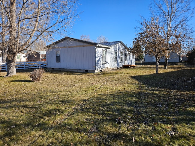 Primary Photo - 413 W Front St