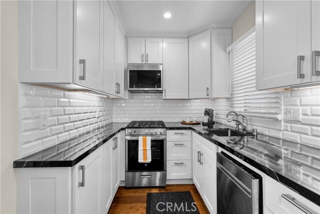 Building Photo - 2405 Crest Dr