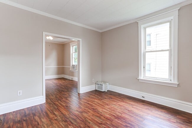 Building Photo - Four bedroom, two bathroom home