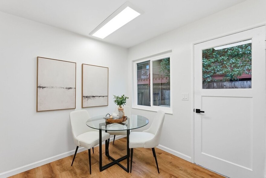 Building Photo - 446 Waddington Ave