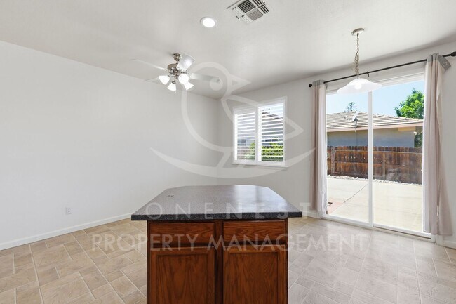Building Photo - 3518 Garden Rose Dr