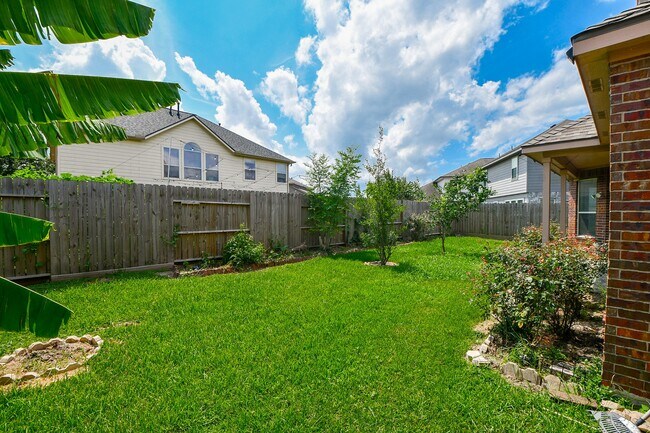 Building Photo - 5327 Laura Lee Ln