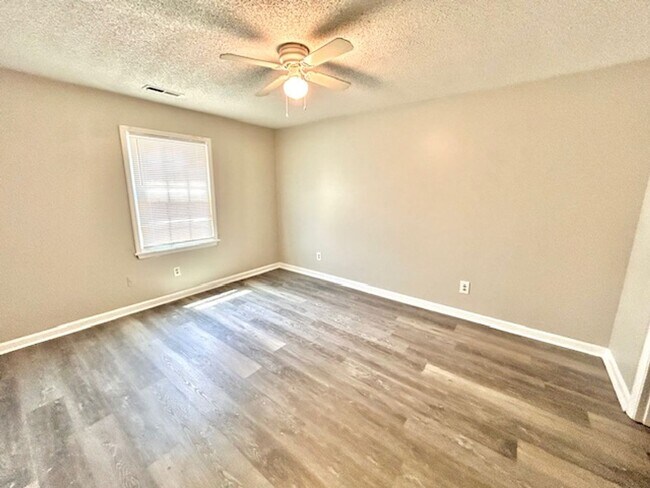 Building Photo - 4425 Torrance Dr NW