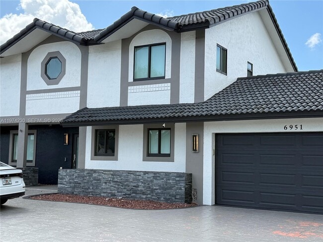 Building Photo - 6951 W Wedgewood Ave