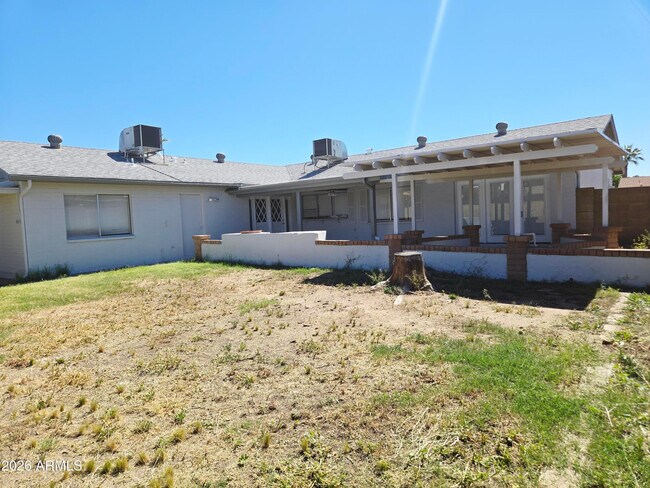 Building Photo - 5132 W Las Palmaritas Dr