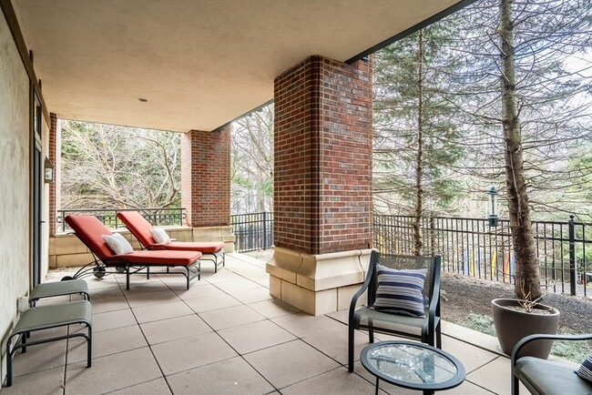 Building Photo - 120 Seaver St