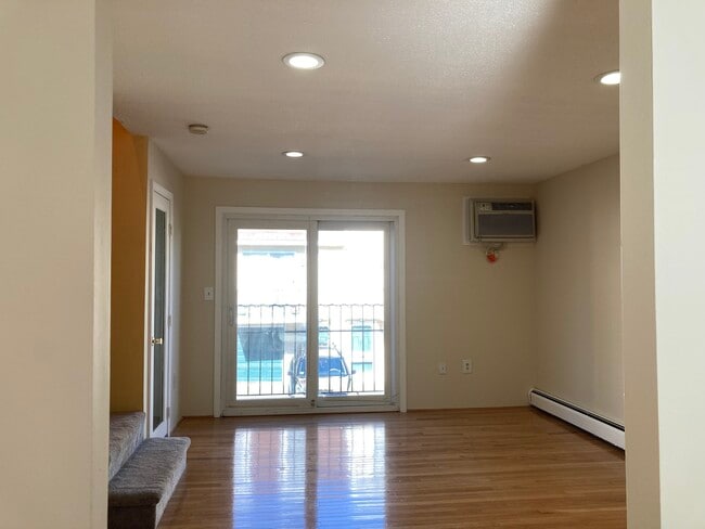 Building Photo - 1237 Pawtucket Blvd