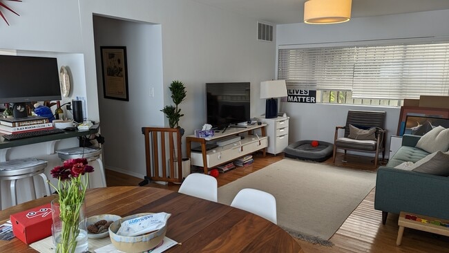 Living room - 33 Paloma Ave