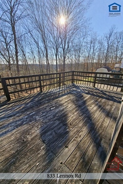 Building Photo - 833 Lennox Rd