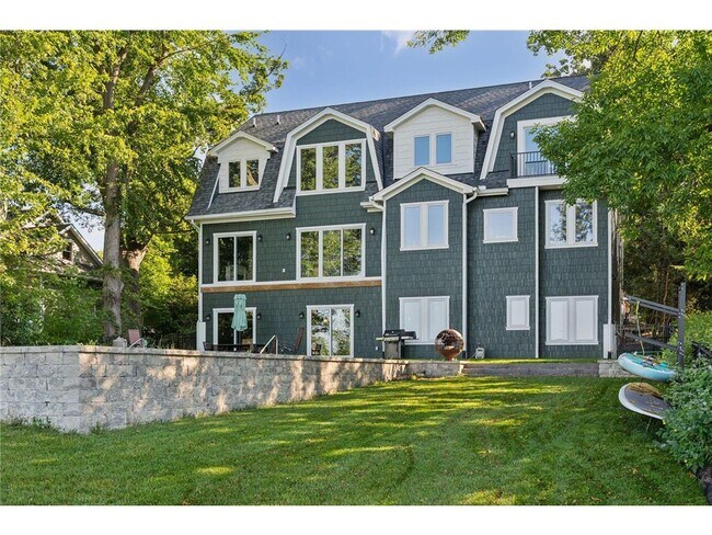 Building Photo - 441 Park Ave