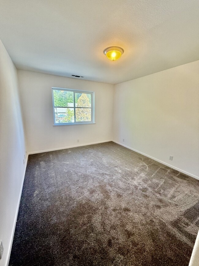 Building Photo - 133 Argall Way