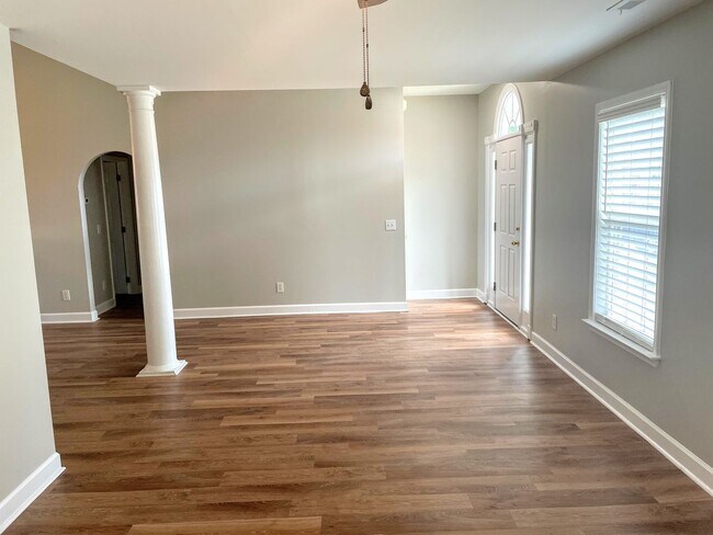 Building Photo - Great Location Single Family Home in Cherry Grove minutes from the Beach!