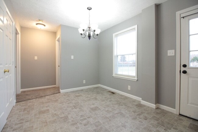 Building Photo - 135 Waterford Dr