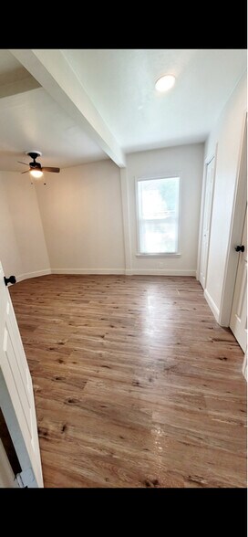 Building Photo - 10622 Sylvia Dr