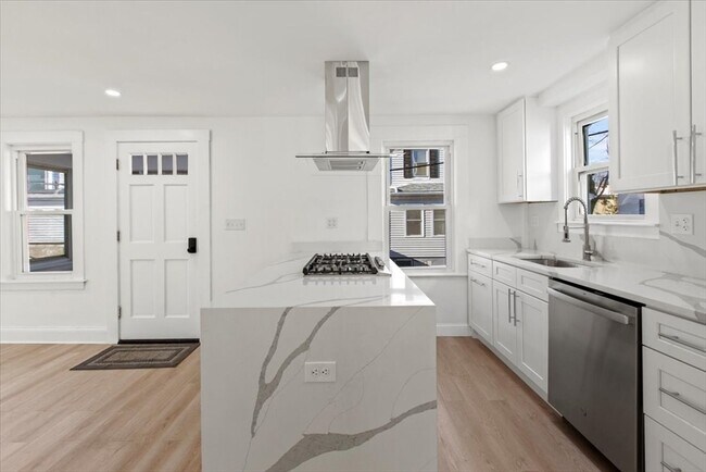 Building Photo - 14 Quirk Ct