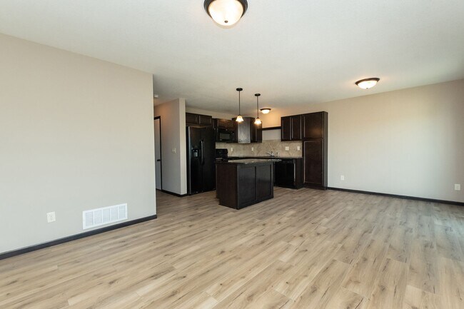 Building Photo - 11050 E Fawn Grove St