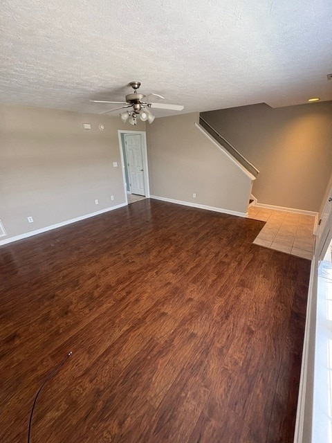 Building Photo - 1031 Middle View Dr