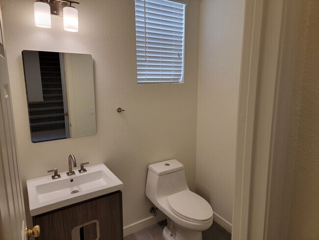 Building Photo - Stunning 3 Bedroom Rental - In Nevada Trails