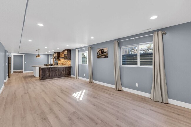 Building Photo - 2 BD 1 BA Mother-in-Law Unit at Point of the Mountain