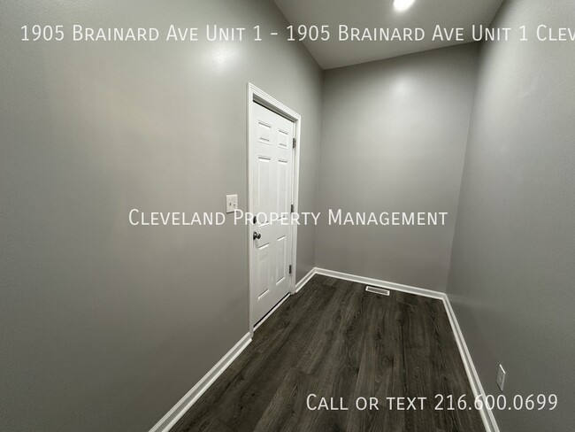 Building Photo - Fully Upgraded Cleveland Duplex