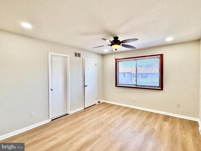 Building Photo - 4800 Sugar Plum Ct