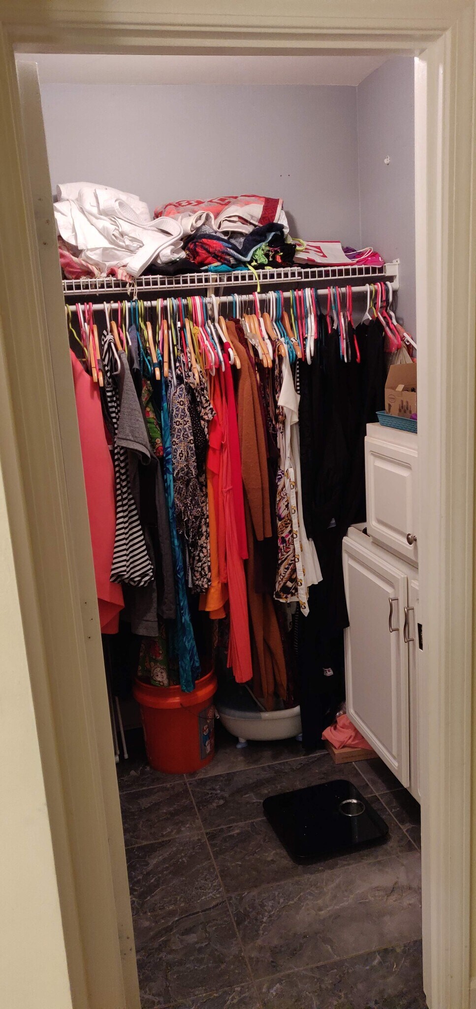 walk-in closet in bathroom - 1101 Juniper St NE