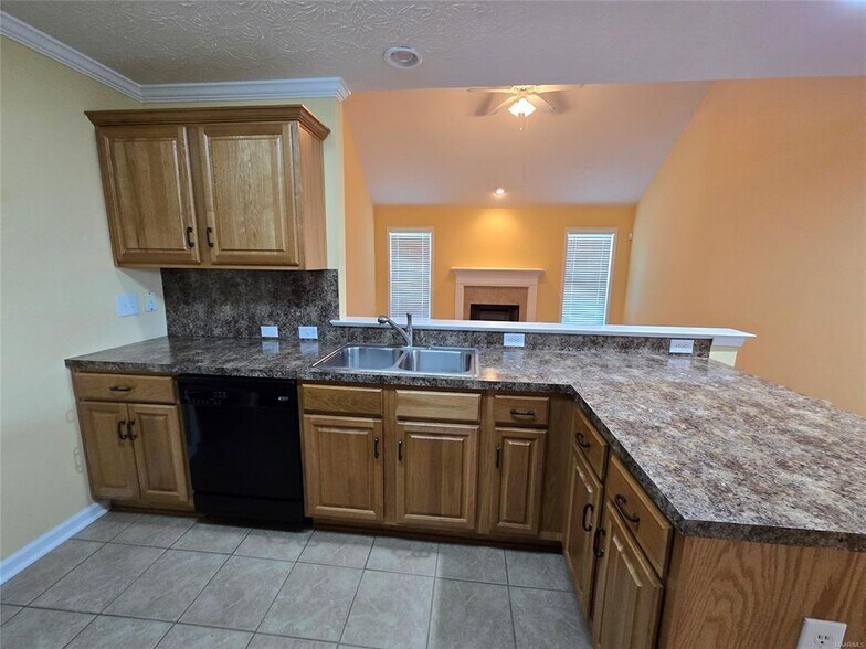 Building Photo - 8701 Will Newton Dr