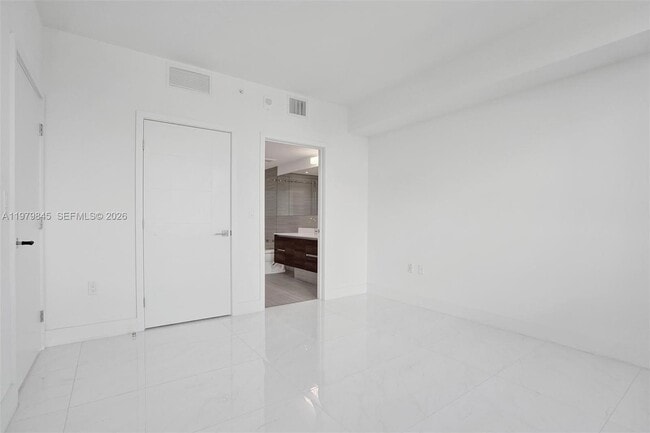 Building Photo - 301 Altara Ave