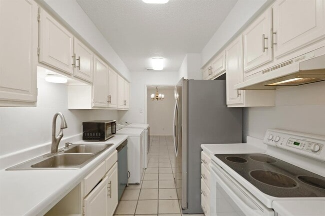 Building Photo - 14553 Misty Meadow Ln