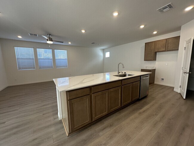Building Photo - 6574 Tumoulin St