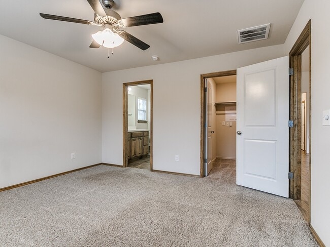 Building Photo - 3421 Pagoda Pead Dr