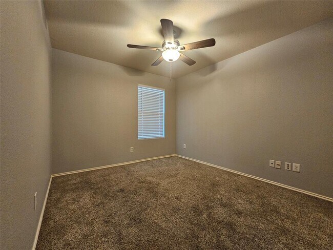Building Photo - 201 Bluebonnet Tr