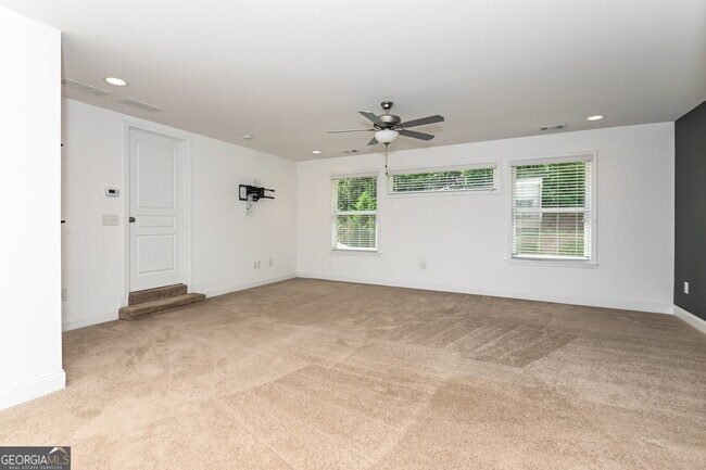 Building Photo - 2045 Birmingham Ct